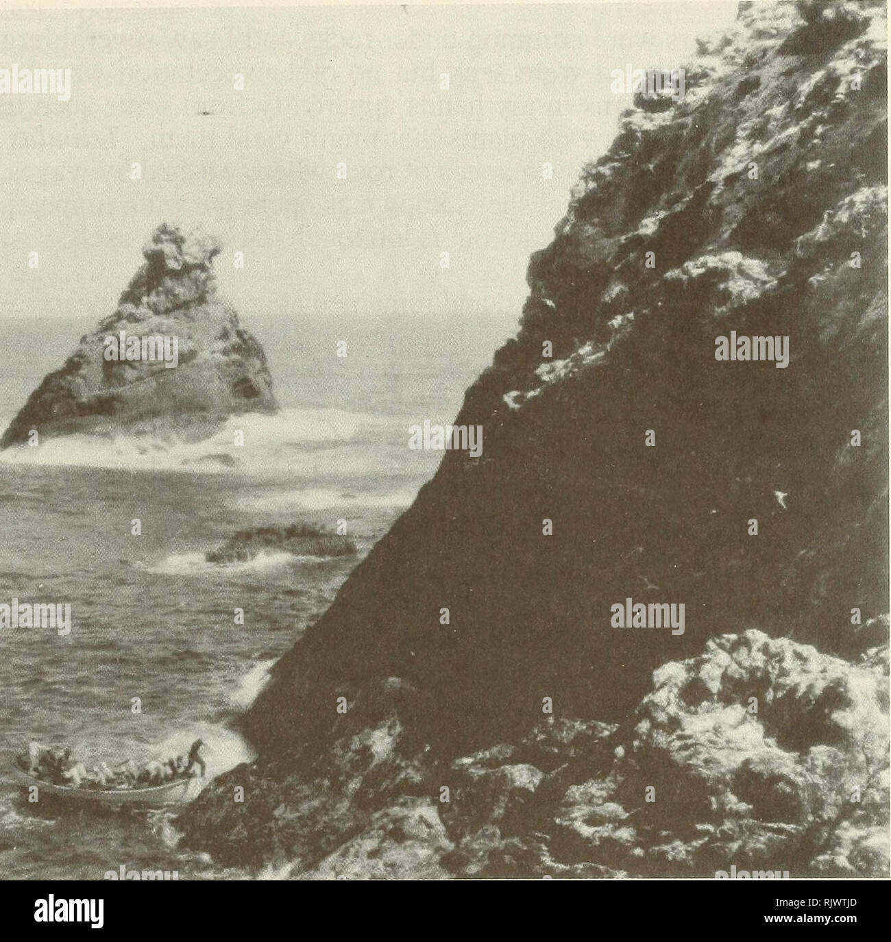 Heavy surfboat hires stock photography and images Alamy