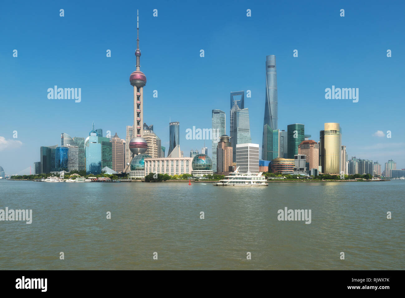 Shanghai cruise hi-res stock photography and images - Alamy