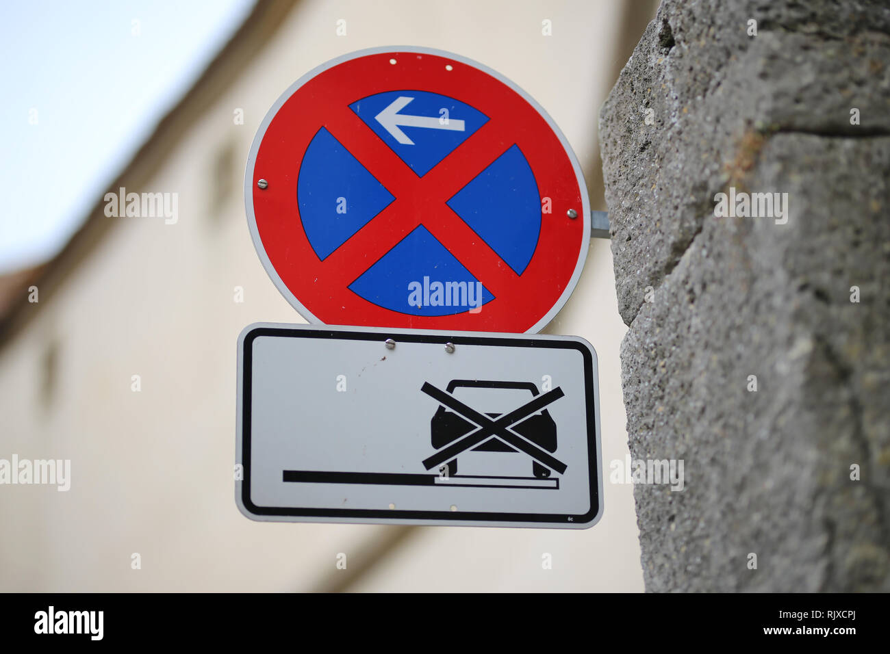 No parking sign vector hi-res stock photography and images - Alamy