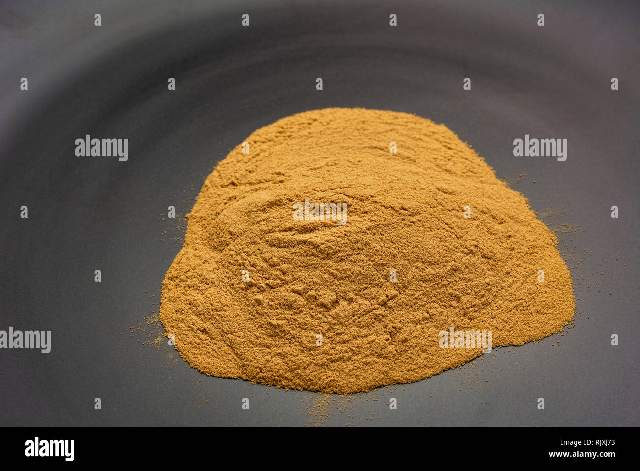 Green beans black plate hi-res stock photography and images - Alamy