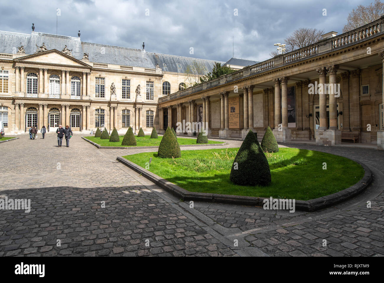 60 rue des archives hires stock photography and images Alamy