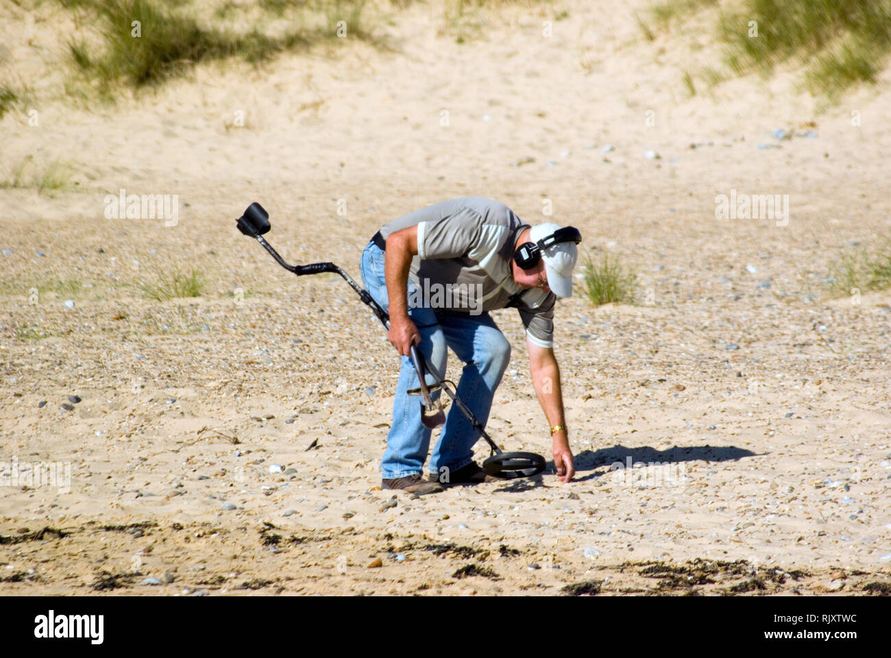 Metal detecting detectorist hires stock photography and images Alamy