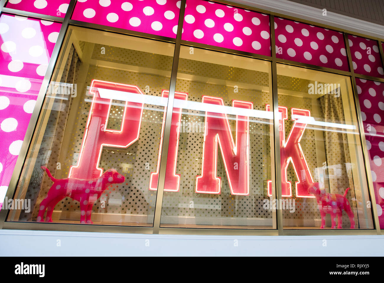 Pink victoria secret shop hi-res stock photography and images - Alamy
