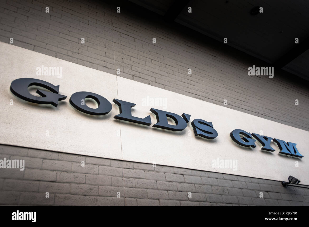 Golds gym sign hi-res stock photography and images - Alamy