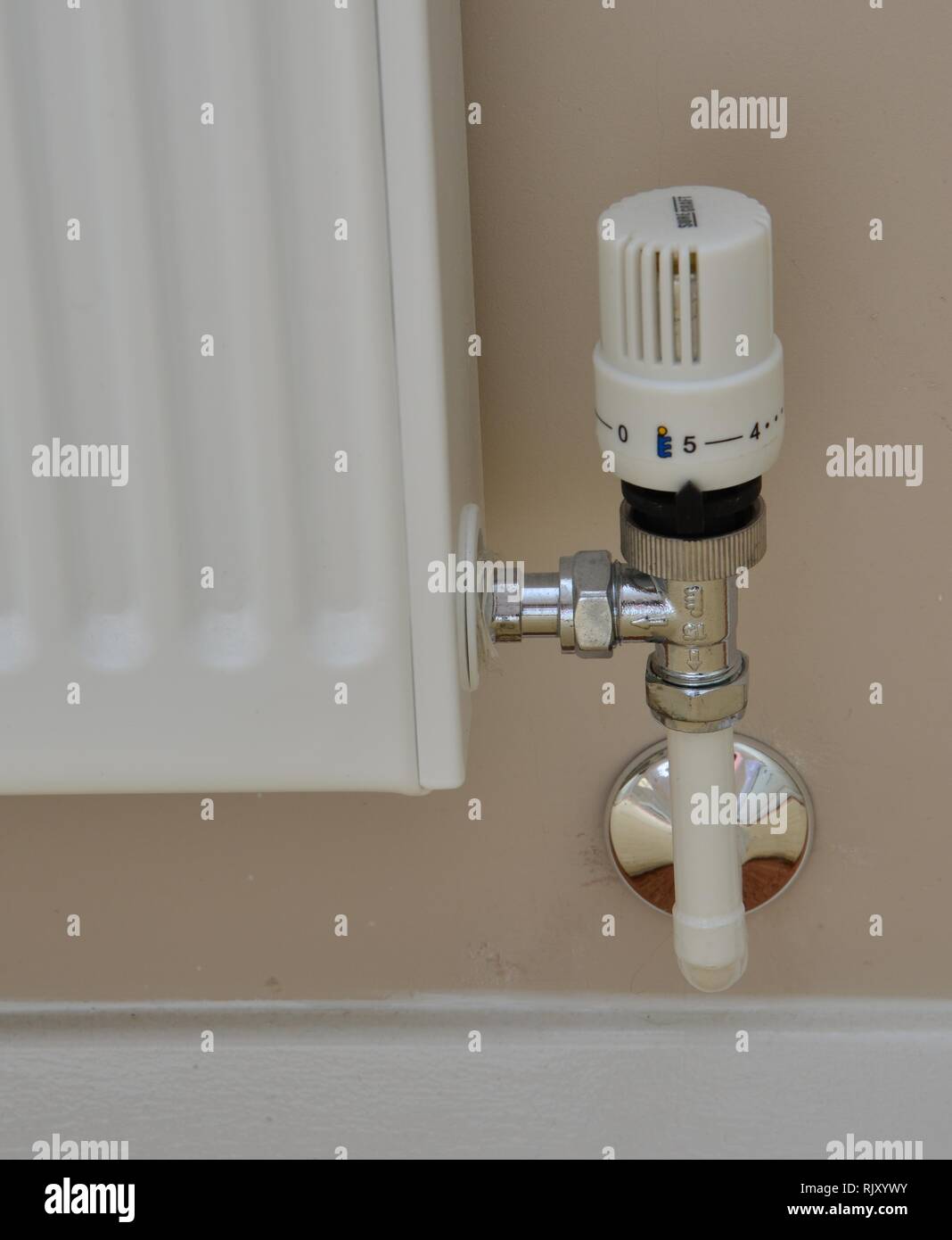 A Thermostatic radiator control valve Stock Photo Alamy