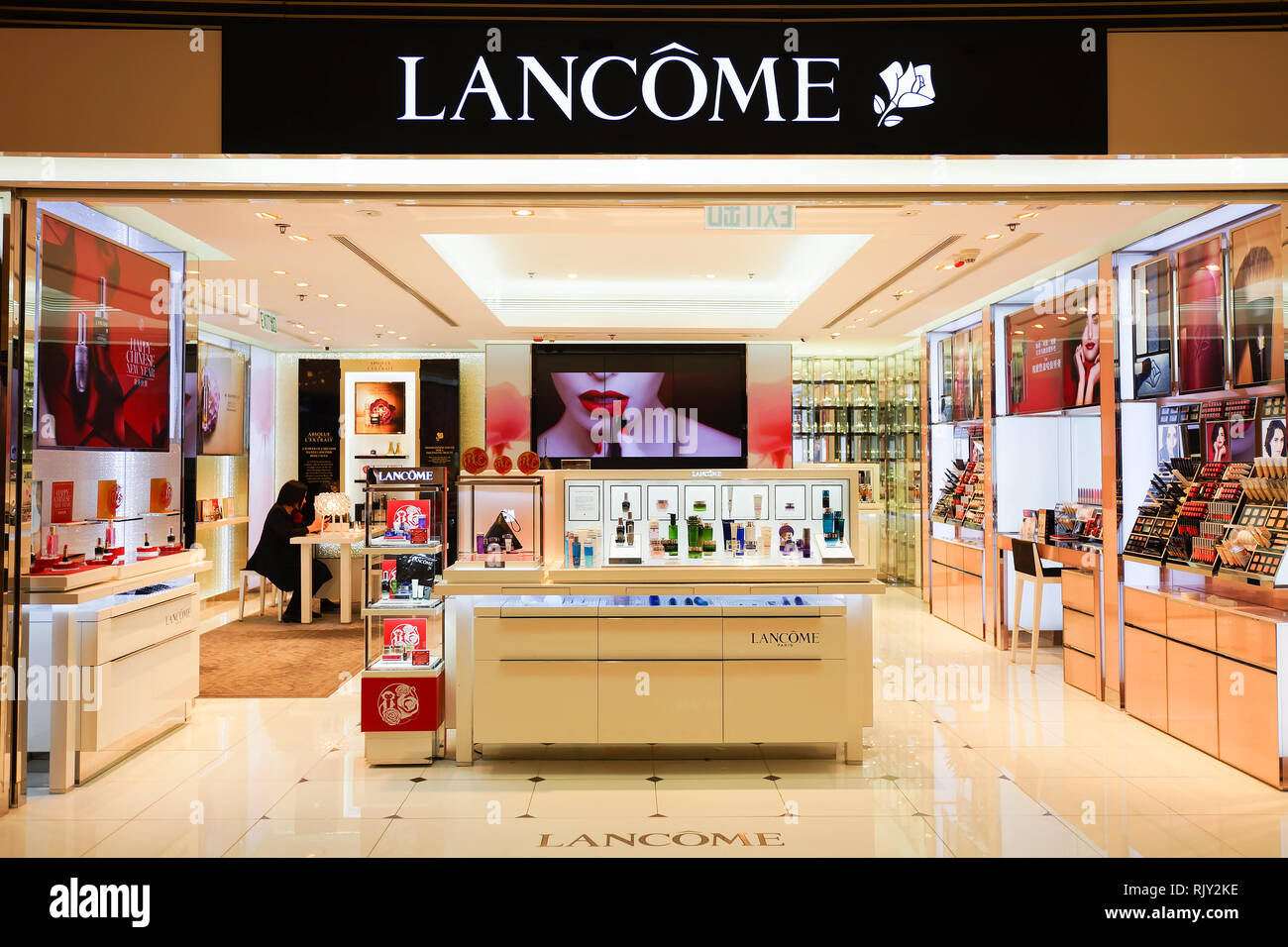 HONG KONG - JANUARY 26, 2016: Lancome store at Elements Shopping Mall.  Elements is a large shopping mall located on 1 Austin Road West, Tsim Sha  Tsui Stock Photo - Alamy