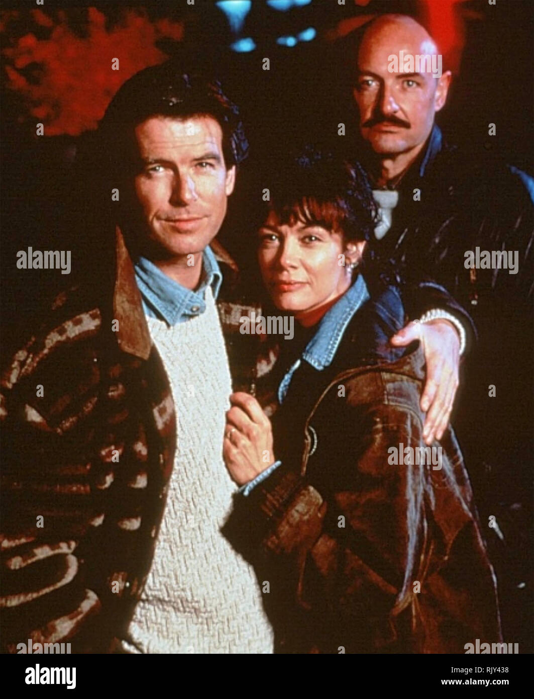 DON'T TALK TO STRANGERS 1994 MTE film with from left: Pierce Brosnan, Shanna Reed, Terry O'Quinn Stock Photo