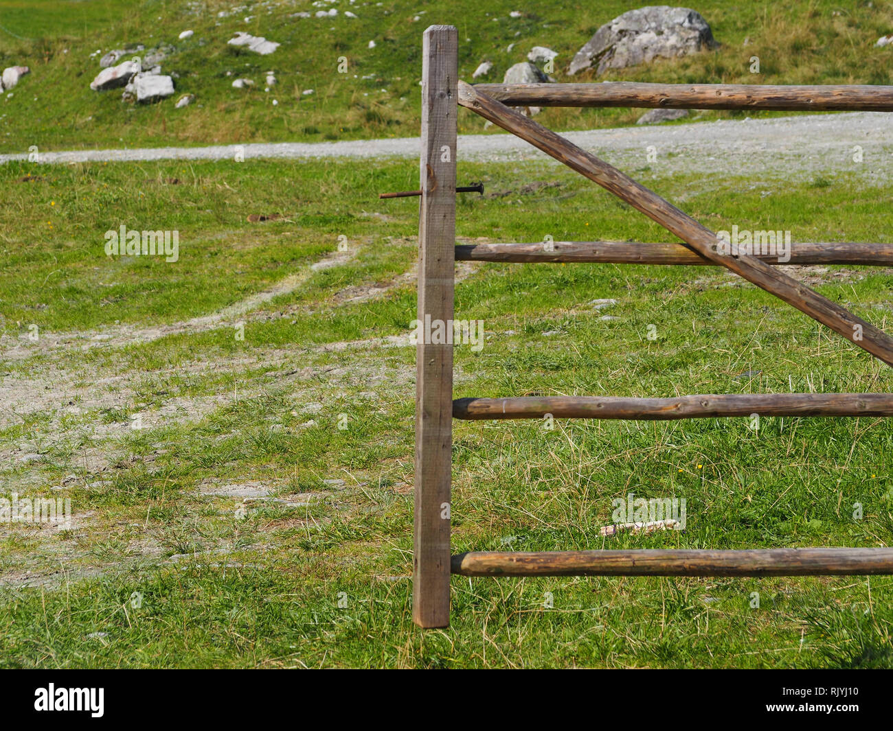 Woods gate fence hi-res stock photography and images - Alamy