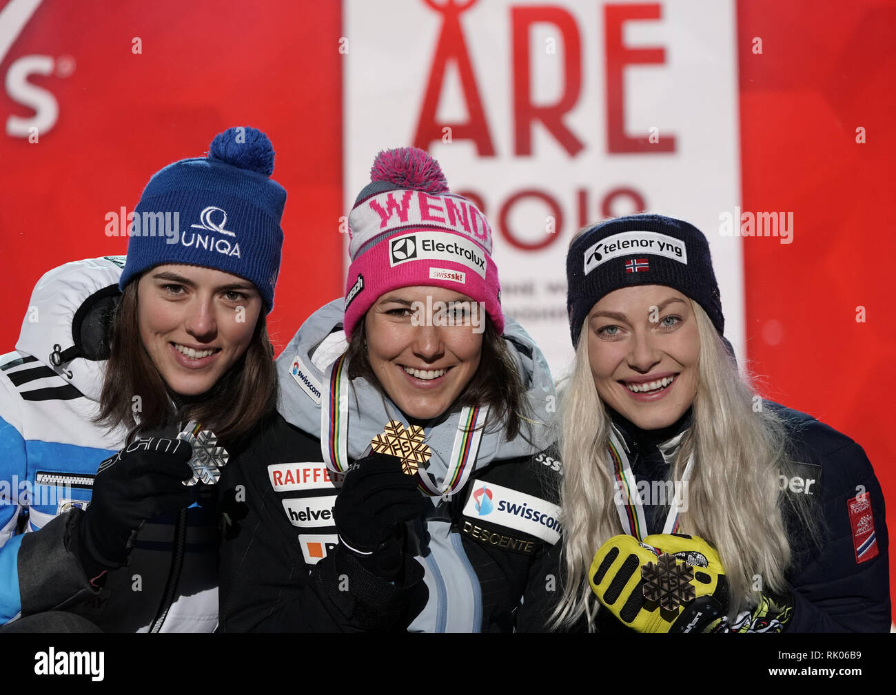 Are, Sweden. 25th Jan, 2017. Alpine skiing, World Championships,  Combination, Women, Slalom. The Slovak Petra Vlhova (2nd place), the Swiss  Wendy Holdener (1st place) and the Norwegian Ragnhild Mowinckel (3rd place)  show