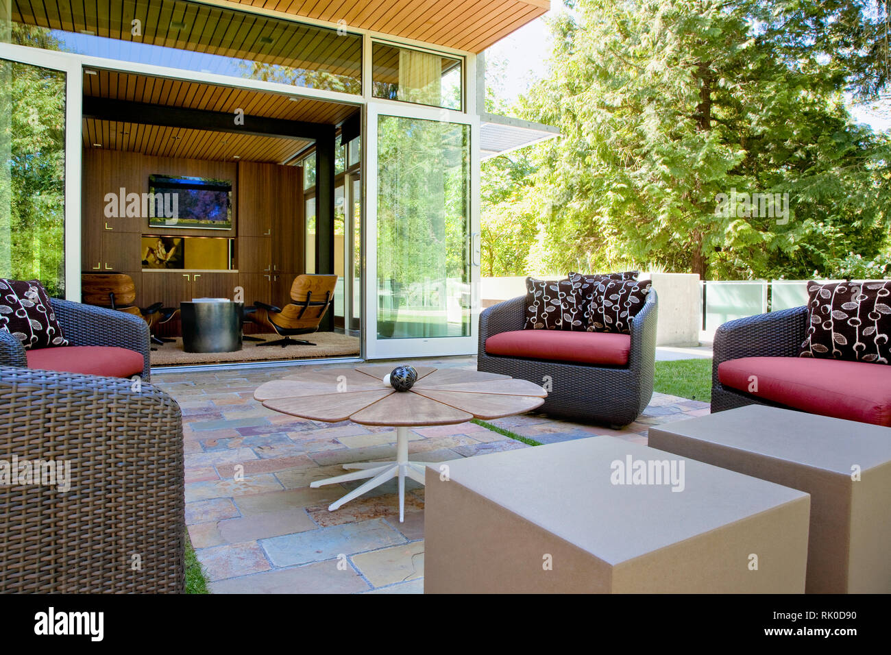 Patio living room Stock Photo - Alamy