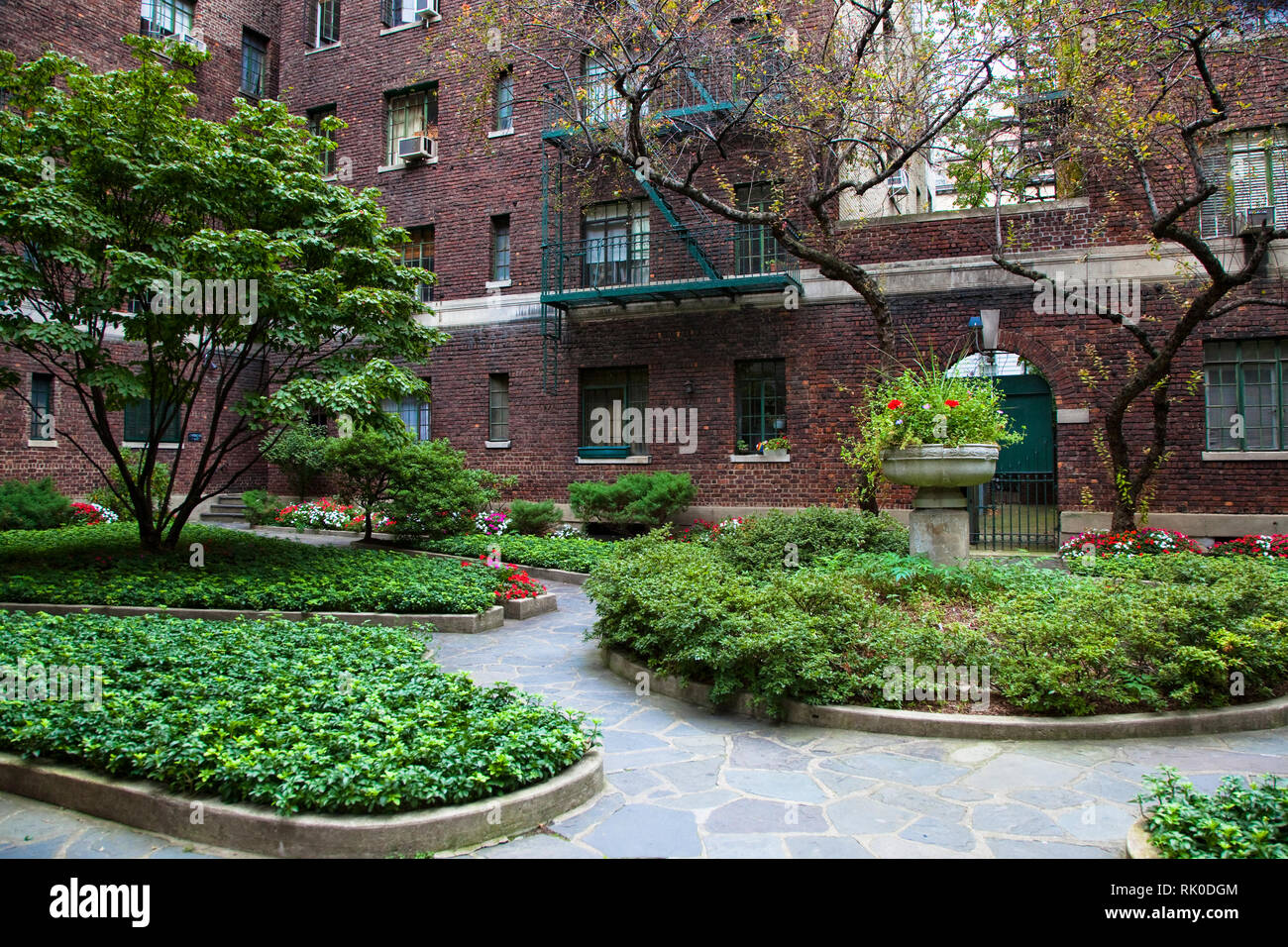 Curated visual reference: Visual Reference: Apartment Complex Trees Bushes Hi Res Stock Photography And Images