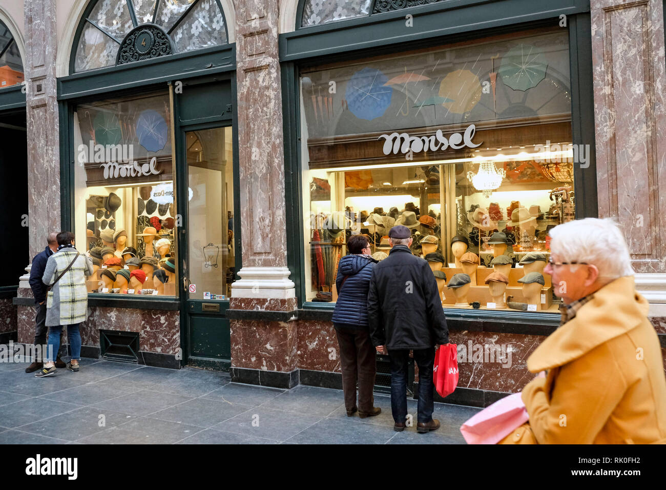 Brussels, Belgium - Hut shop Monsel and passers-by in the shopping Galeries Royales Saint-Hubert in Brussels, Bruessel, - Hutge Stock Photo - Alamy