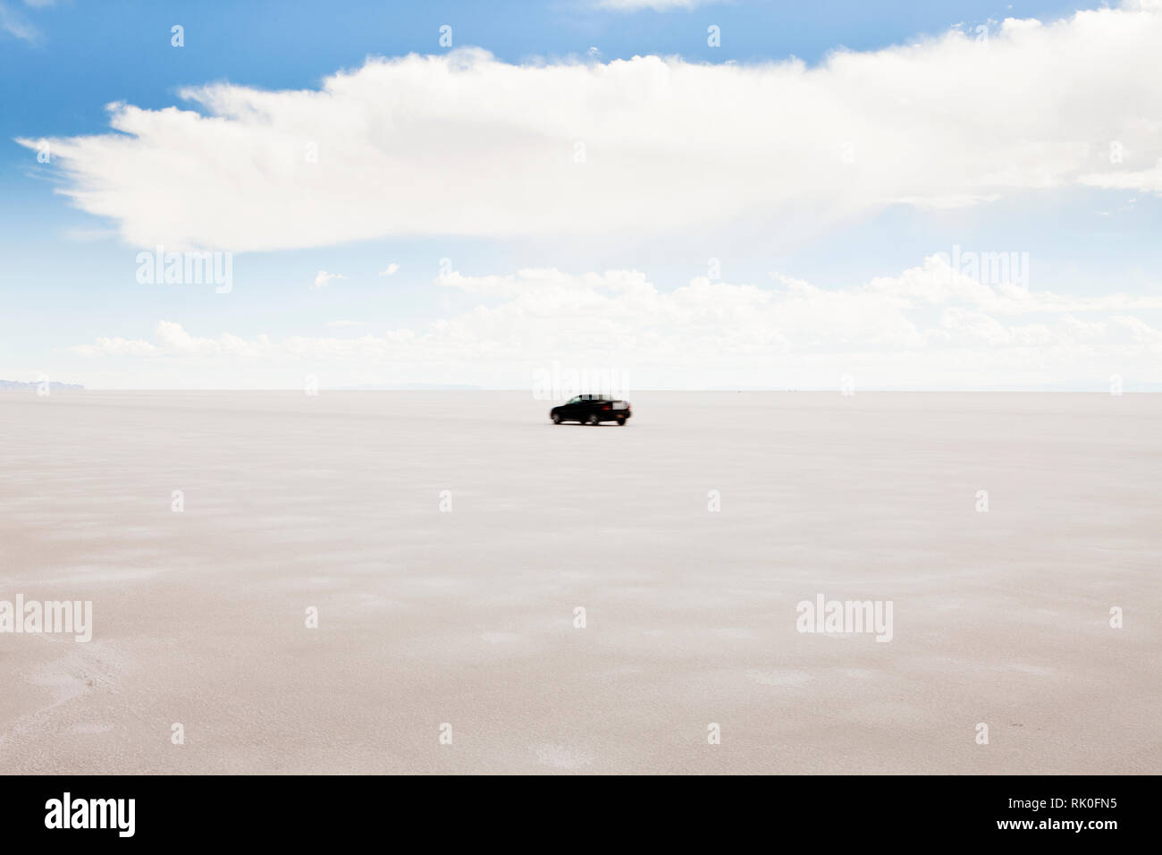 Driving on bonneville salt flats hires stock photography and images