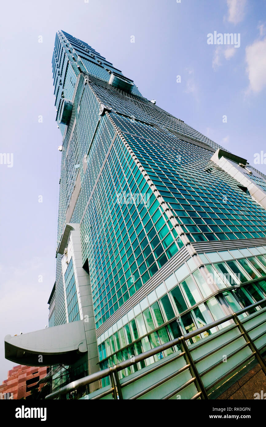 Skyscraper, Taipei 101 Building Stock Photo - Alamy