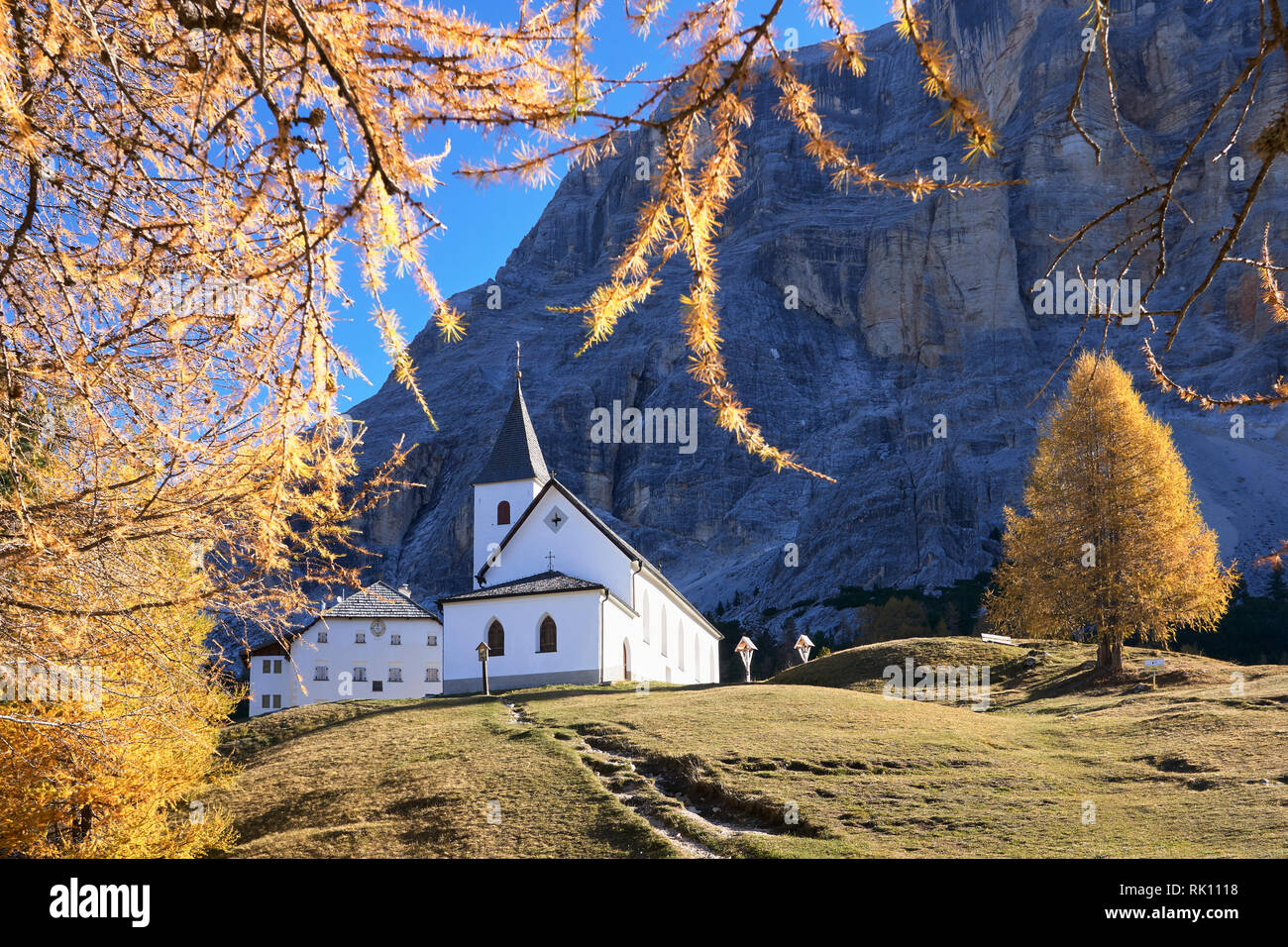 Il Santuario del Santa Croce below Sasso della Croce, Dolomites, Alta Badia, South Tyrol Stock Photo