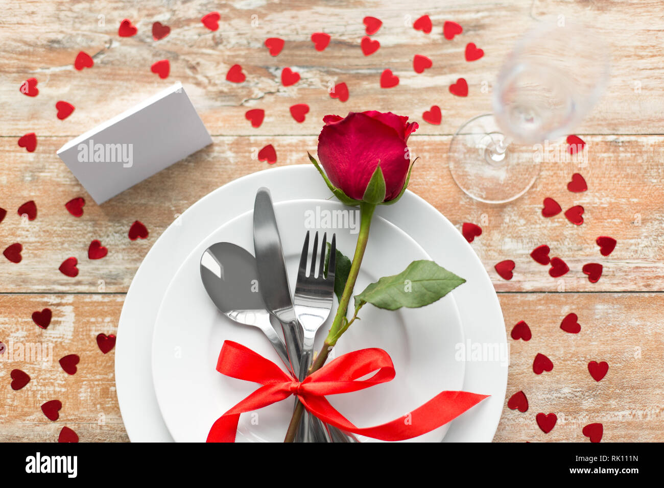 Place setting heart shaped hi-res stock photography and images - Alamy
