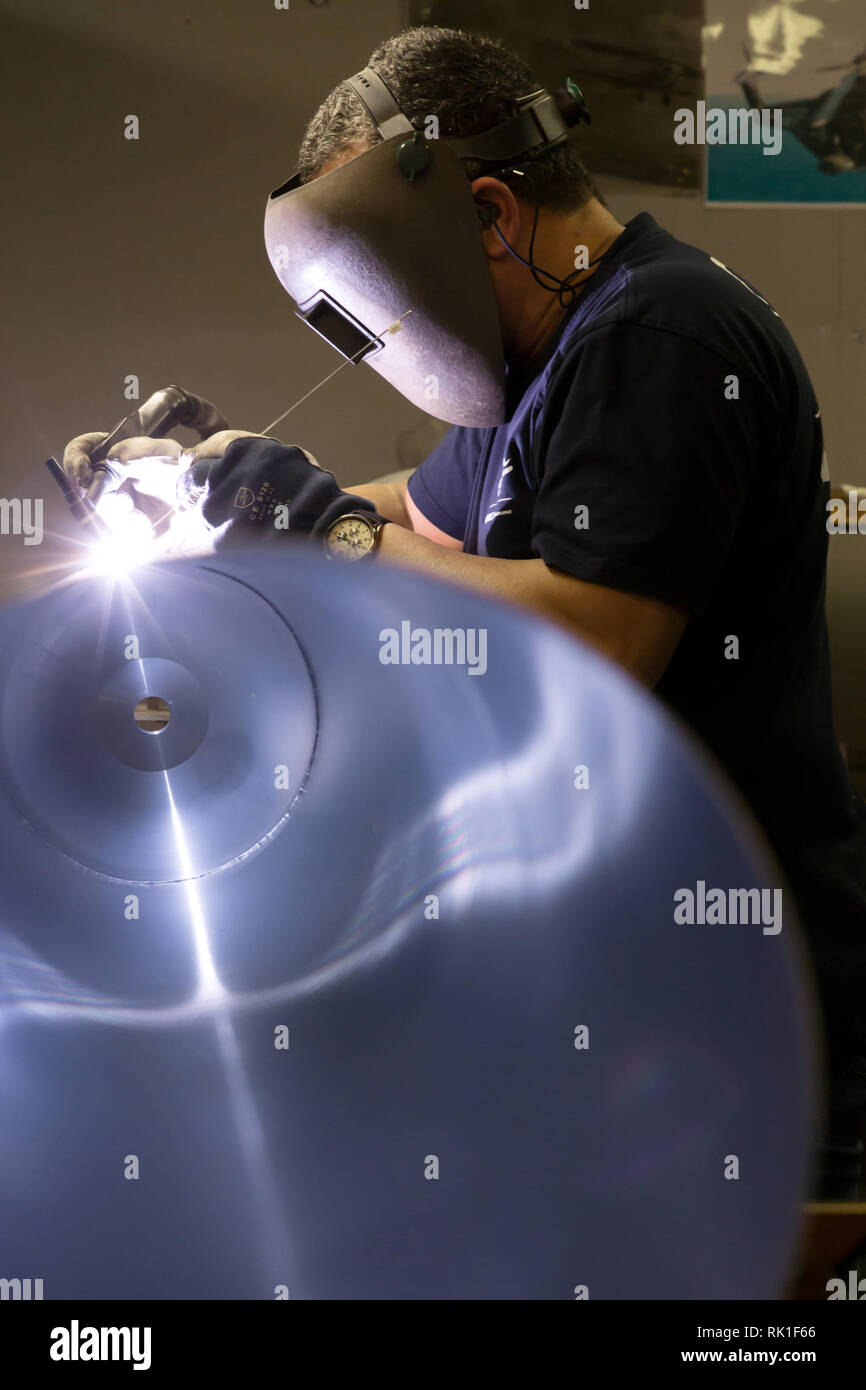 Space welder hi-res stock photography and images - Alamy