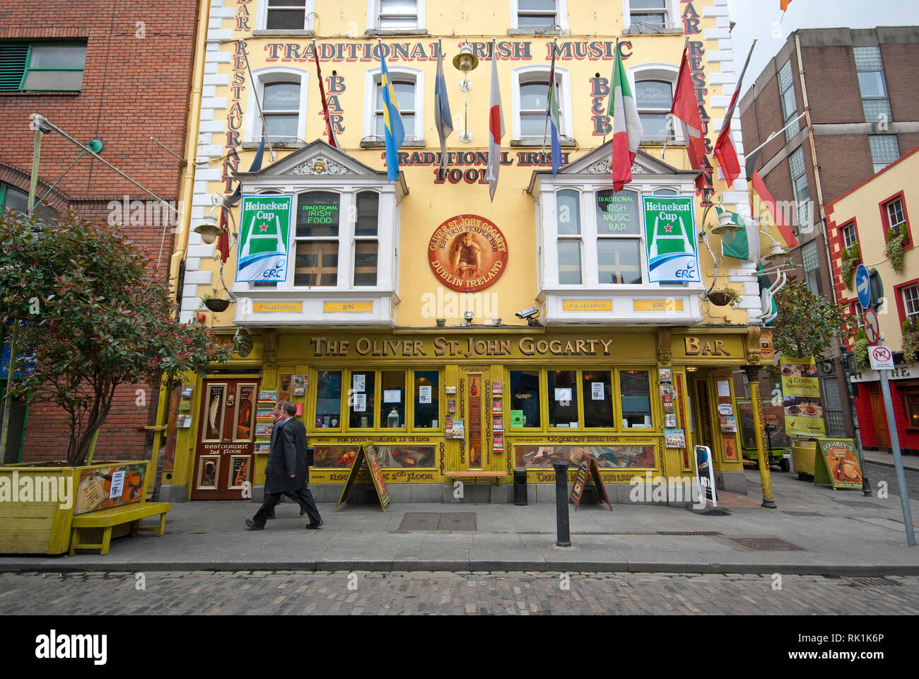 The Oliver St. John Gogarty bar, Temple Bar quarter, Dublin, Ireland Stock Photo Alamy