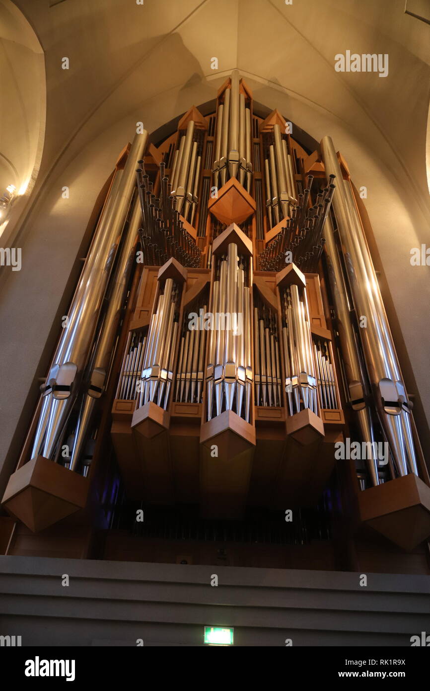Die Orgel der Hallgrimskirkja besteht aus 5275 Pfeifen. Stock Photo
