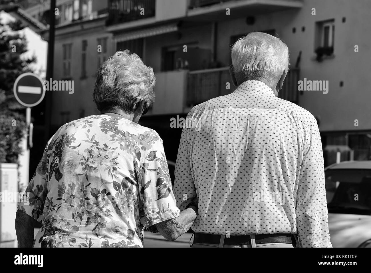 Back view couple mature Black and White Stock Photos & Images - Alamy