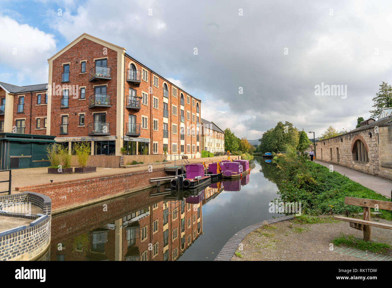 The restored Stroudwater canal running through Ebley Mills, Stroud, England Stock Photo