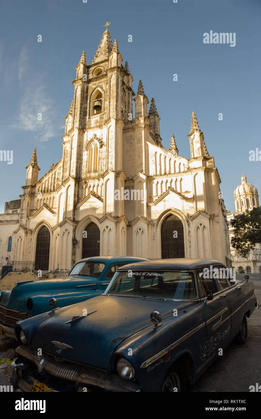 Havana, Cuba; Iglesia del Santo Angel Custodio (Church of St Angel) with vintage American cars Stock Photo - Alamy Havana, Cuba; Iglesia del Santo Angel Custodio (Church of St Angel) with vintage American cars Stock Photo - Alamy