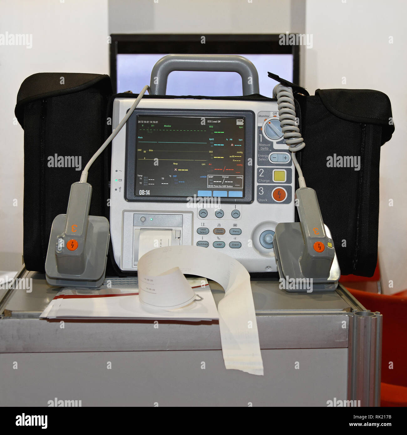 External manual defibrillator and monitor unit equipment Stock Photo Alamy