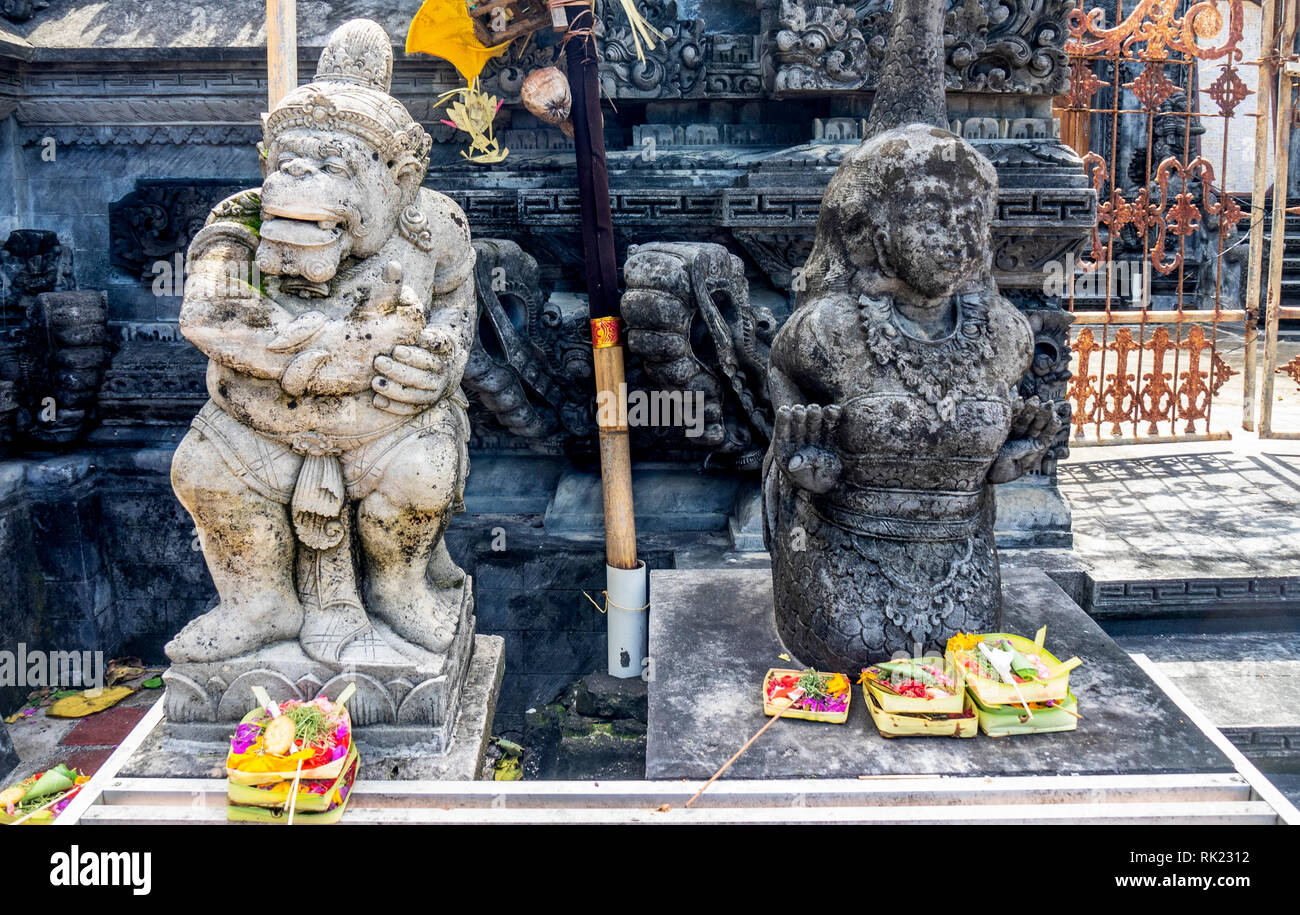 Guardian statue dwarapala bedogol at entrance of Pure Hindu temple Jimbaran, Bali Indonesia. Stock Photo