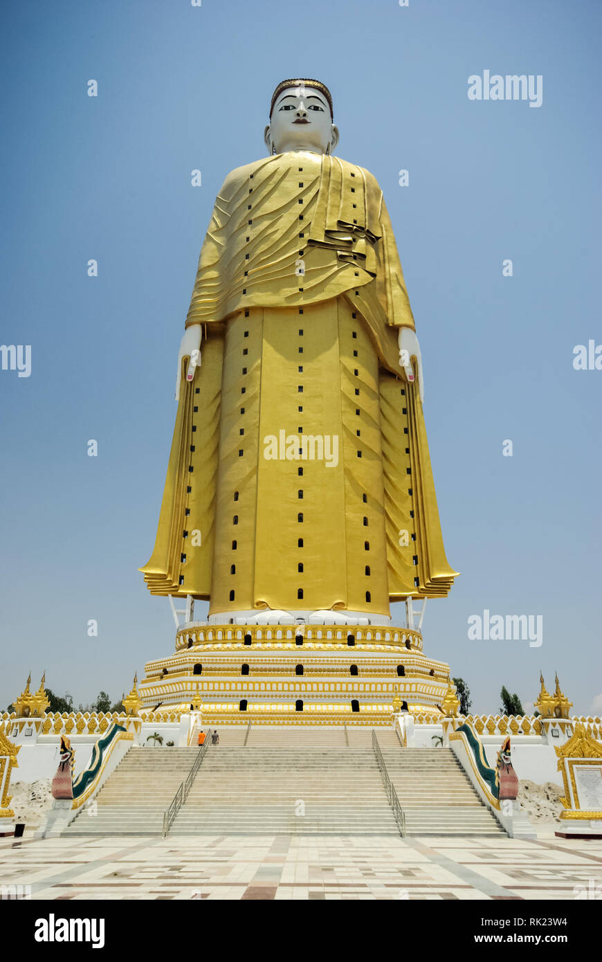 MANDALAY, MYANMAR - JUNE 14, 2015: Big gilded Buddha statue, place of ...