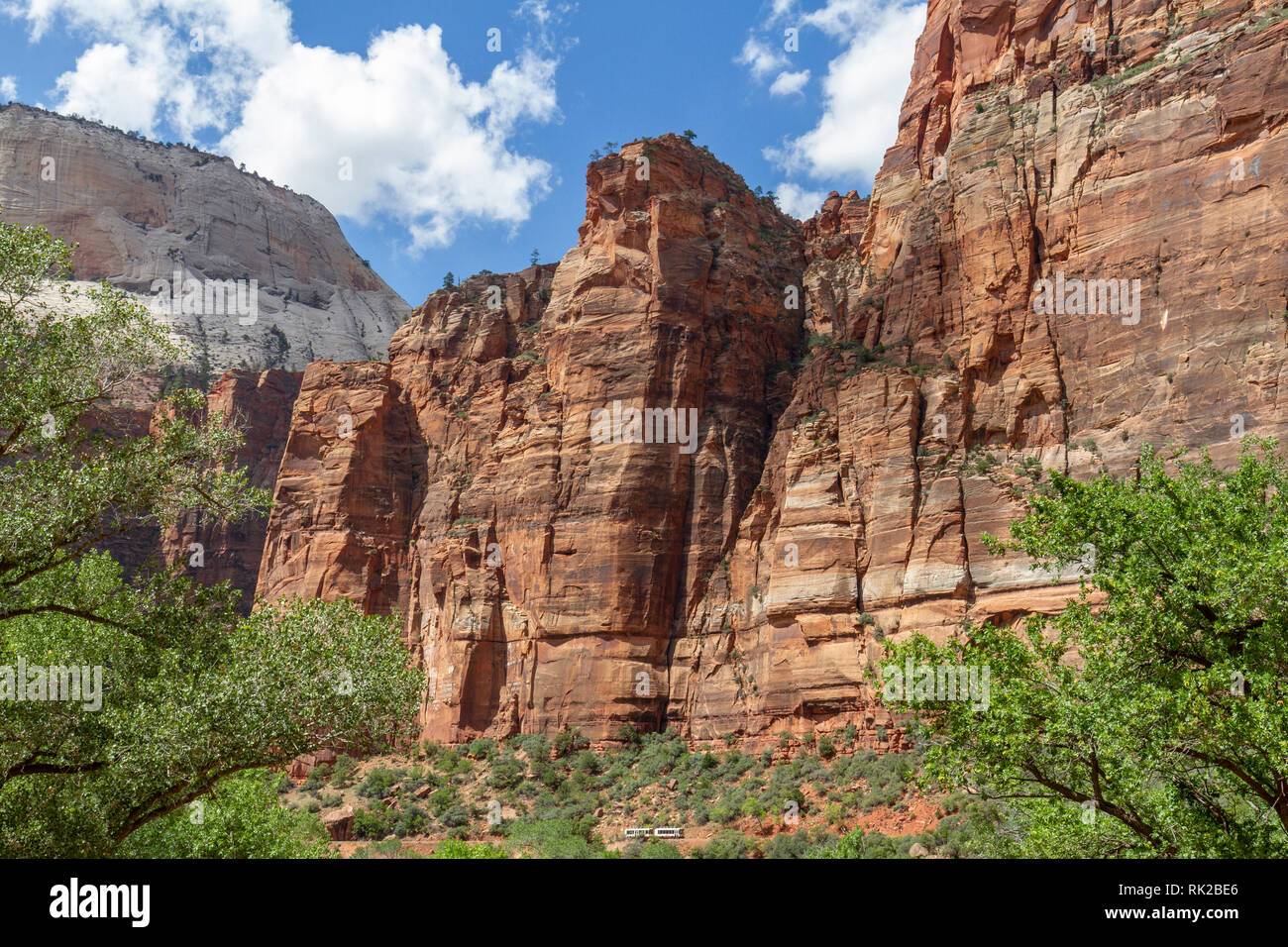 Park shuttle bus heading to Big Bend viewpoint passing under Touchstone