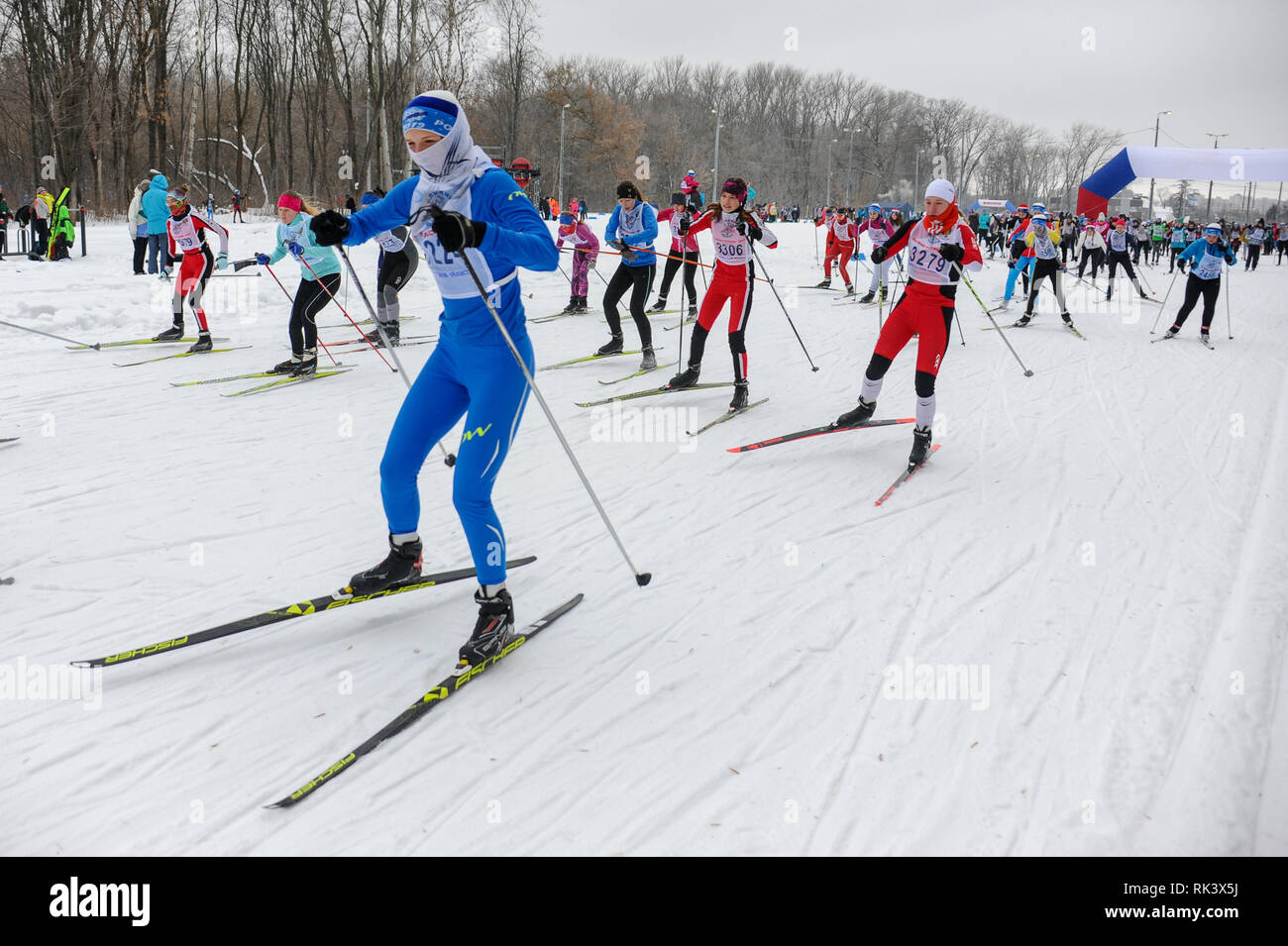 Tambov, Tambov region, Russia. 9th Feb, 2019. February 9, 2019, in the Park '' Friendship ''Tambov (Russia), held XXXVII all-Russian ski race''Ski track of Russia''. It was attended by about 6,000 residents of the Tambov region. The youngest participant was three years and six months old, and the oldest was over 80 years old. In the photo - Participants of the all-Russian ski race ''Ski track of Russia'' in Tambov (Russia) on the ski track. Credit: Demian Stringer/ZUMA Wire/Alamy Live News Stock Photo