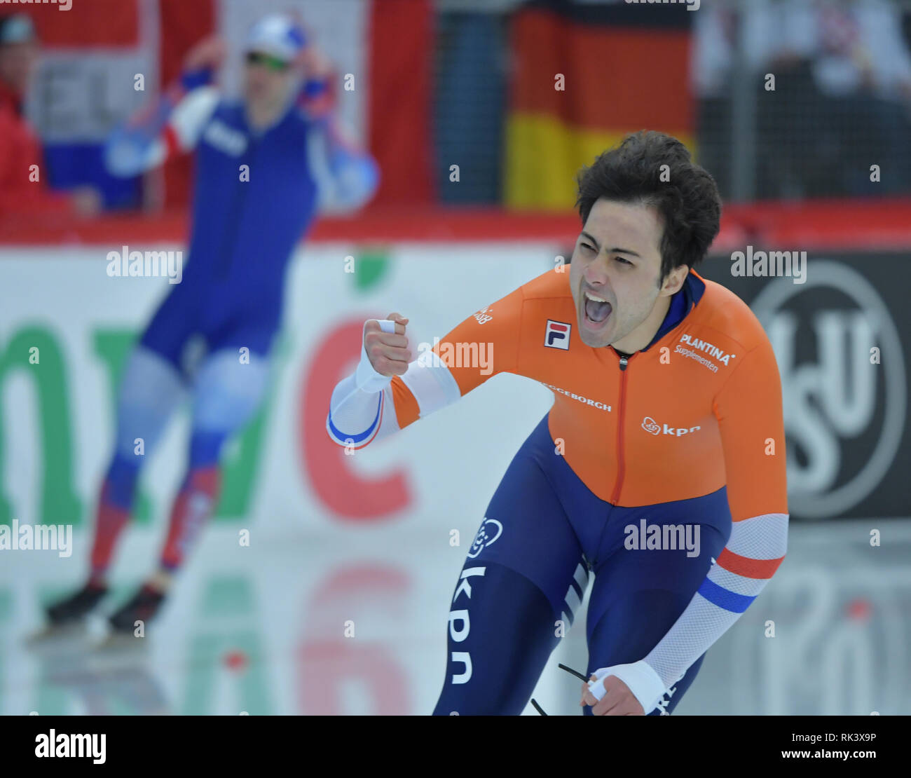 Inzell, Germany. 09th Feb, 2019. Speed skating WM, 1000 m, men, Kai Verbij  from the Netherlands cheers after his run. The European Champion won with a  track record of 1:07.39 minutes. Credit: