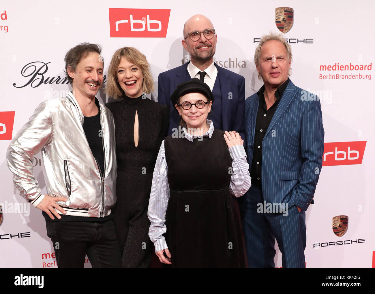 Berlin, Germany. 09th Feb, 2019. 69th Berlinale: The actors Michael Ostrowski (l-r), Heike Makatsch, Katharina Thalbach, director Philipp Stölzl and Uwe Ochsenknecht come to the Medienboard-Party. Credit: Jörg Carstensen/dpa/Alamy Live News Stock Photo