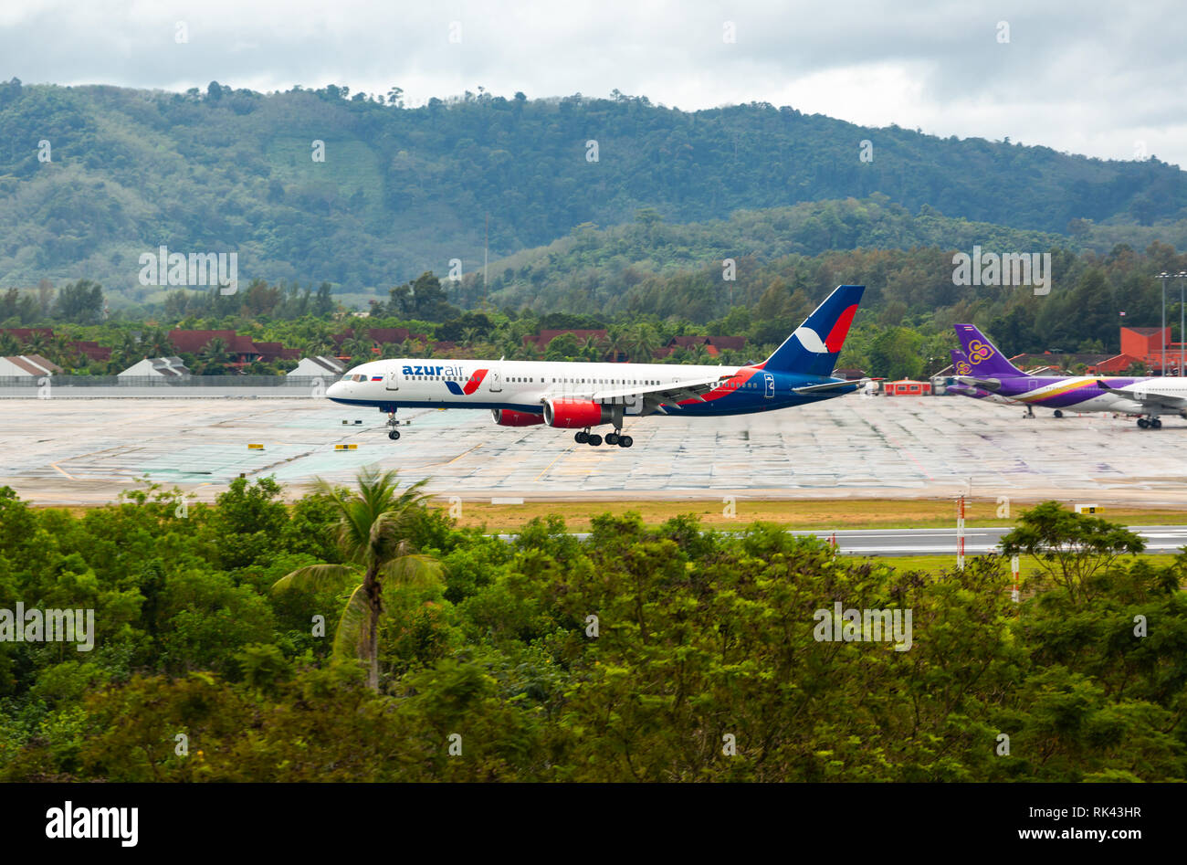 Boeing AzurAir landing approach Stock Photo