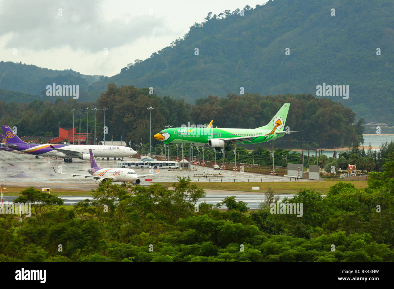 Boeing Nok Air landing approach Stock Photo
