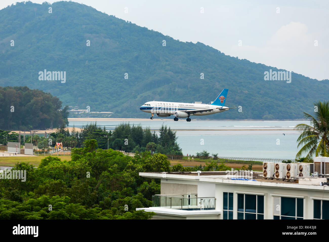 China Southern Airlines lands from the sea Stock Photo