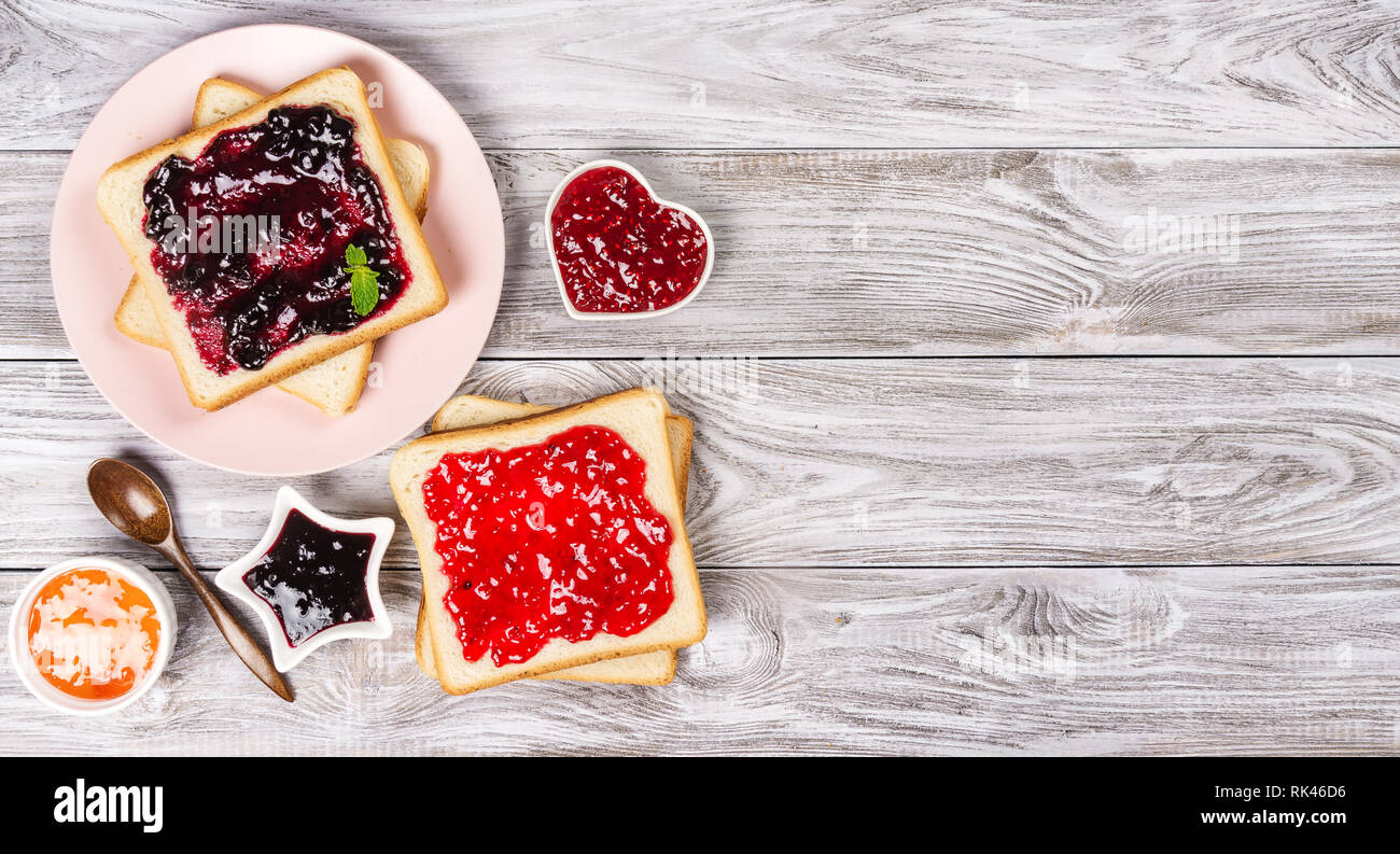 Weihnachtsgrußkarte 'Jam And Toast' Von Emotional Rescue – Lustige Karte, 159 X 235 Mm, Mit Spruch 'With Lots Of Love At Christmas'