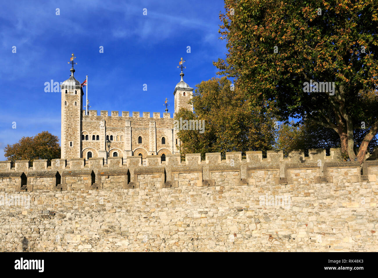 The walls and grounds of the Tower of London, North Bank river Thames, London City, England, UK Stock Photo