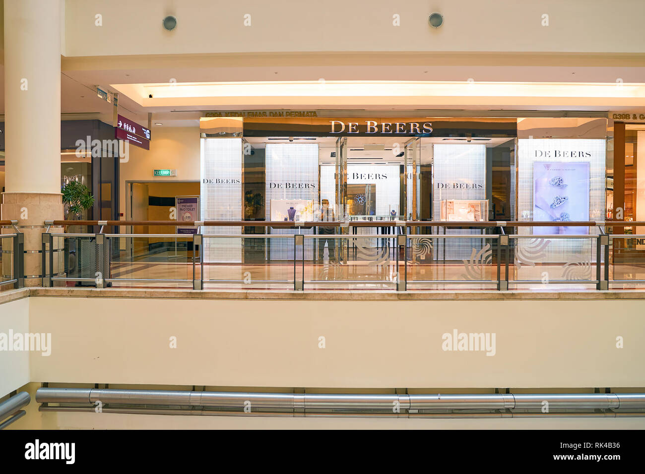 KUALA LUMPUR, MALAYSIA - MAY 09, 2016: inside of Suria KLCC. Suria KLCC is a shopping mall is located in the Kuala Lumpur City Centre district. It is  Stock Photo