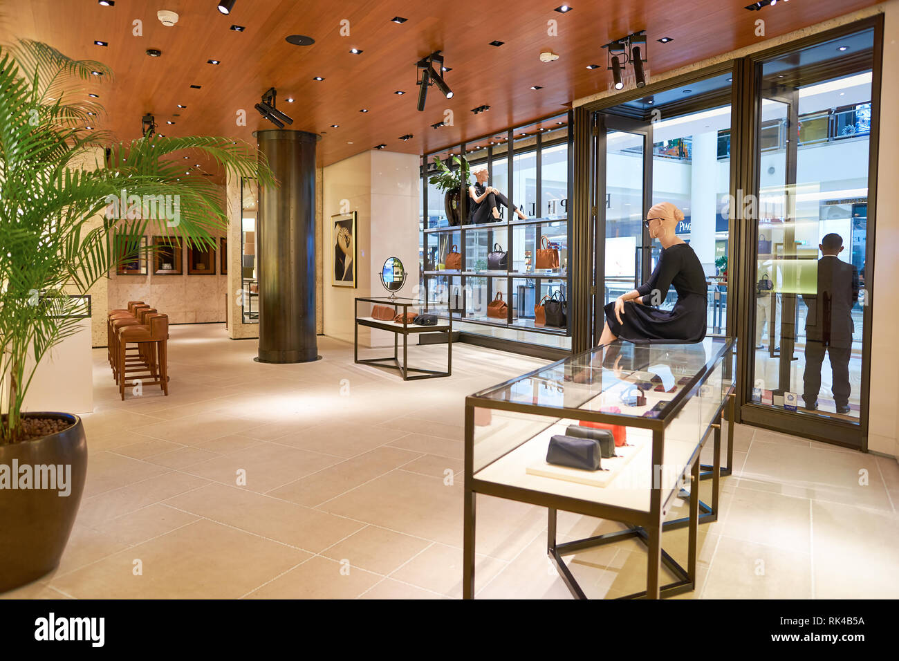 KUALA LUMPUR, MALAYSIA - MAY 09, 2016: inside of Ralph Lauren store at  Suria KLCC. Suria KLCC is a shopping mall is located in the Kuala Lumpur  City C Stock Photo - Alamy
