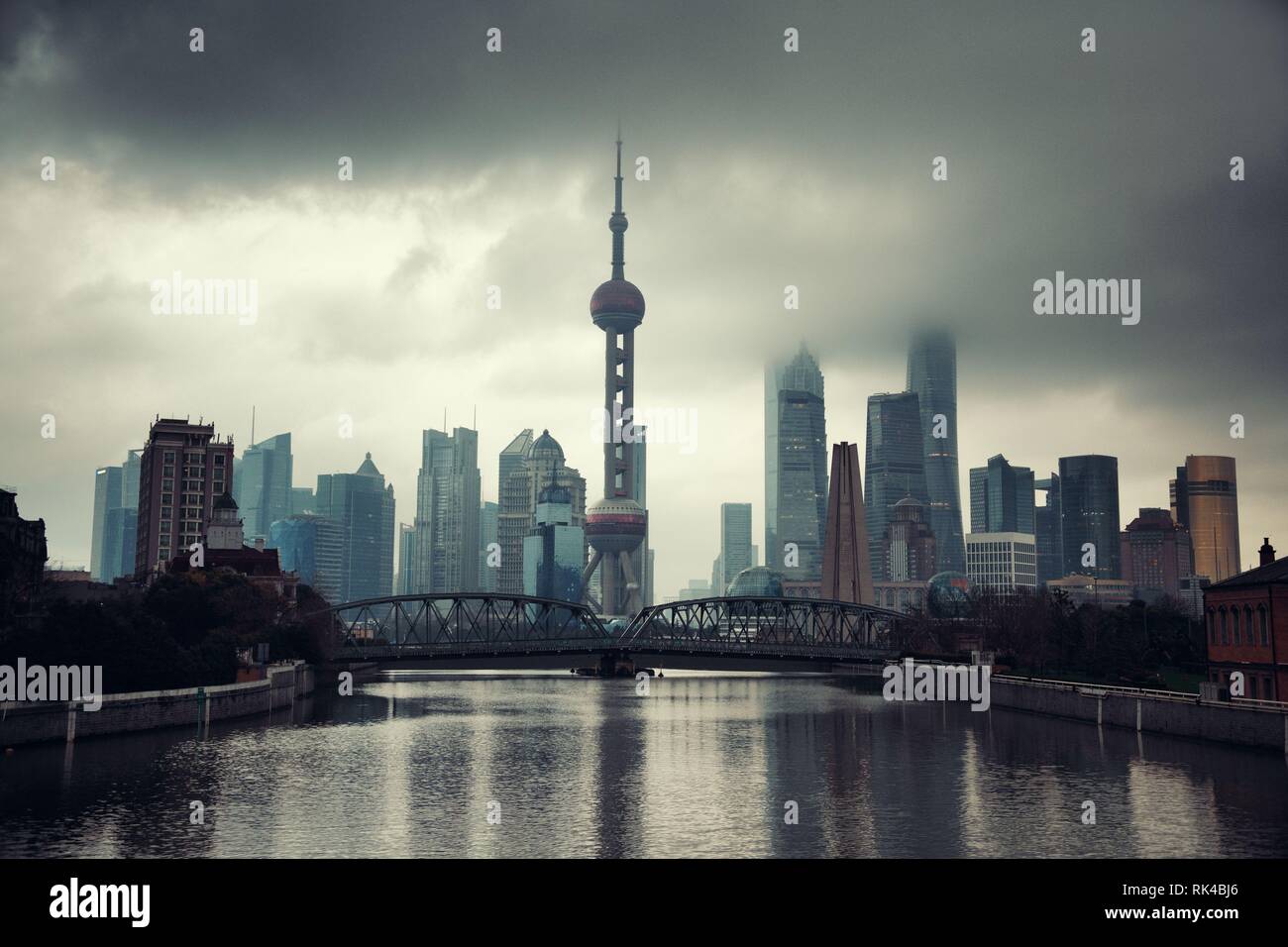 Shanghai city skyline view hi-res stock photography and images - Alamy