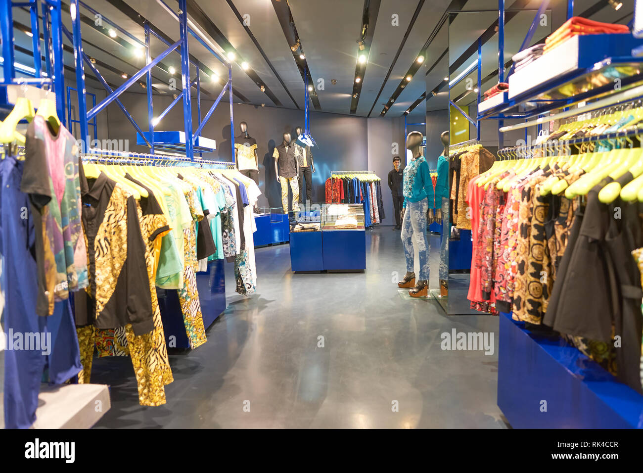 Versace fashion outlet hi-res stock photography and images - Alamy