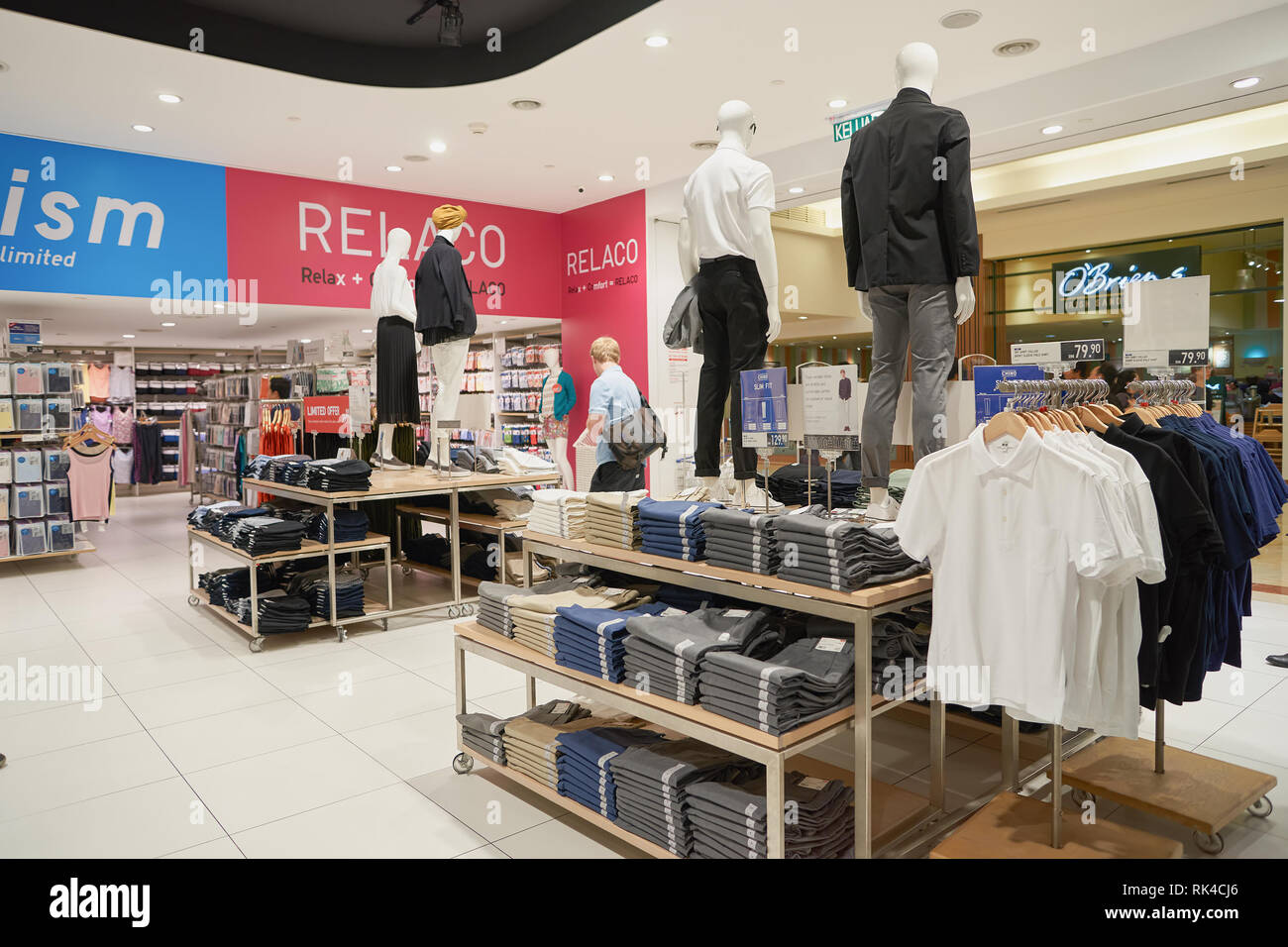 KUALA LUMPUR, MALAYSIA - MAY 09, 2016: Uniqlo store in Suria KLCC. Uniqlo  Co., Ltd. is a Japanese casual wear designer, manufacturer and retailer  Stock Photo - Alamy