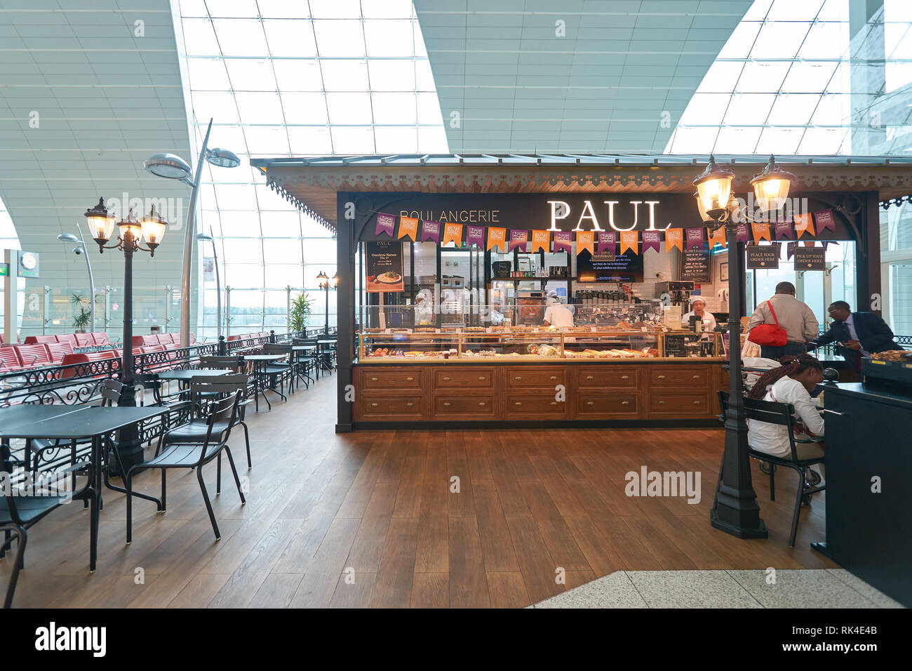 Airport coffee shops hires stock photography and images Alamy