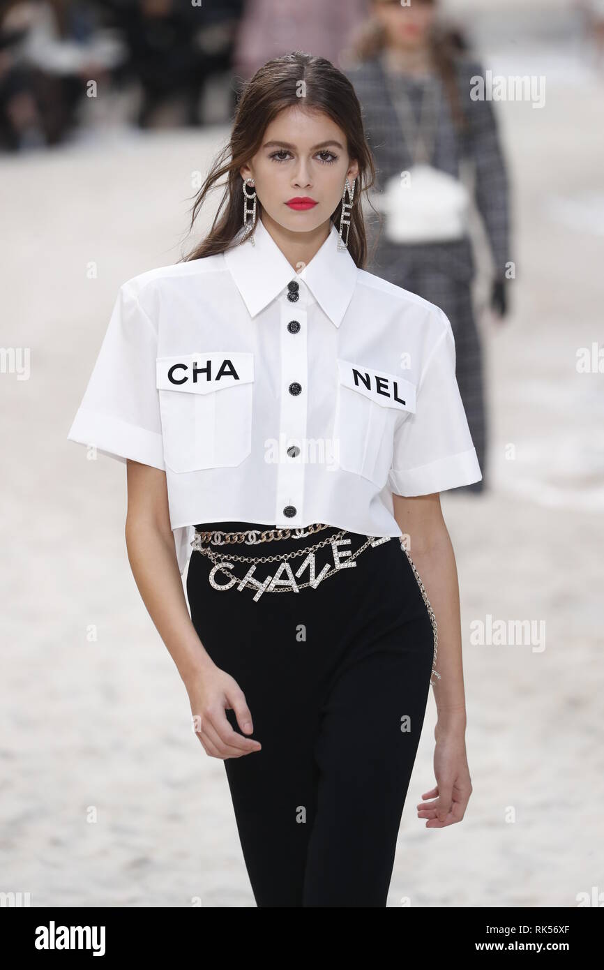 PARIS, FRANCE - OCTOBER 02: Kaia Gerber 