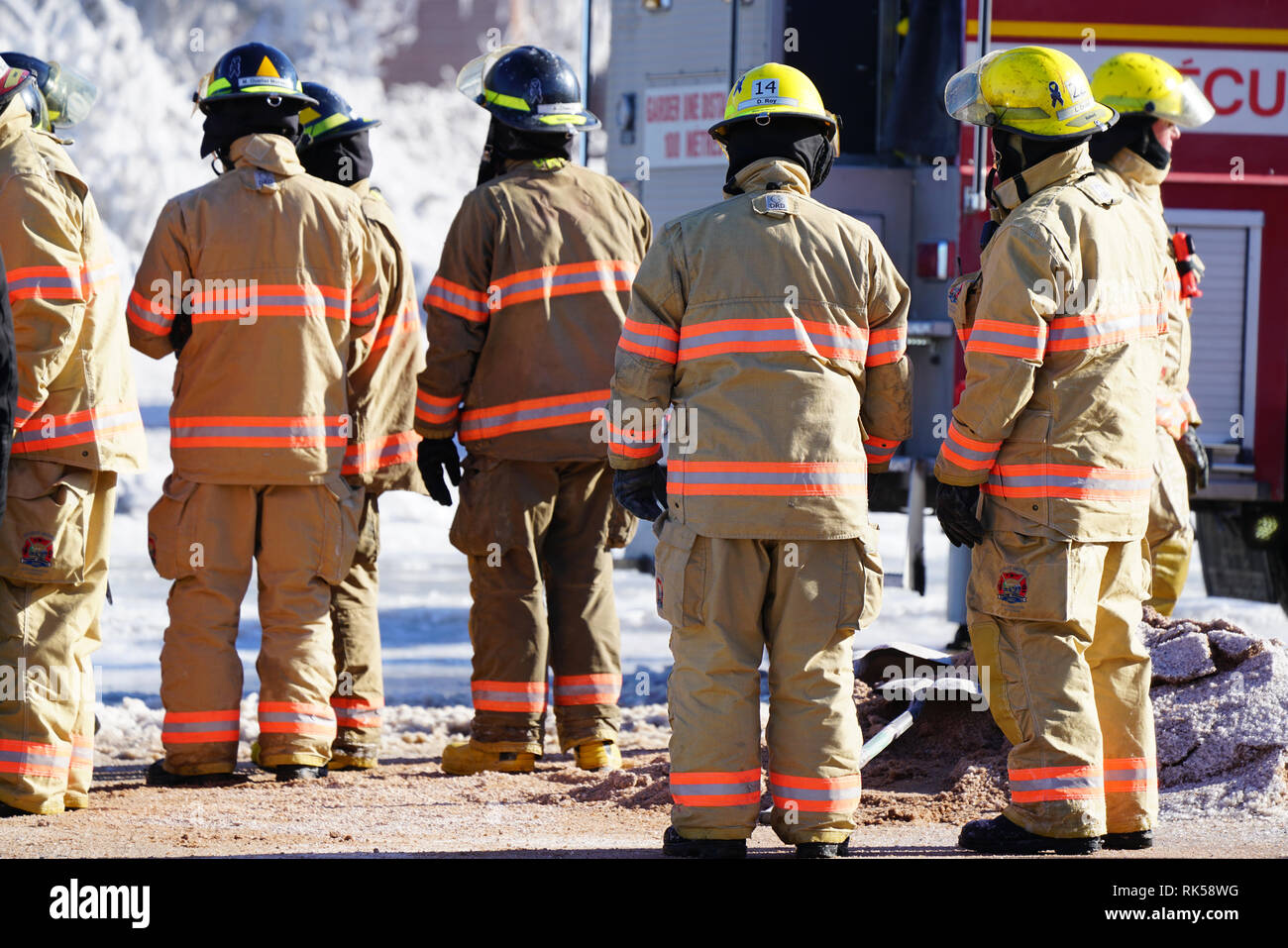 Montreal,Canada,9 February,2019.Group of firemen putting-out apartment fire.Credit:Mario Beauregard/Alamy Live News Stock Photo