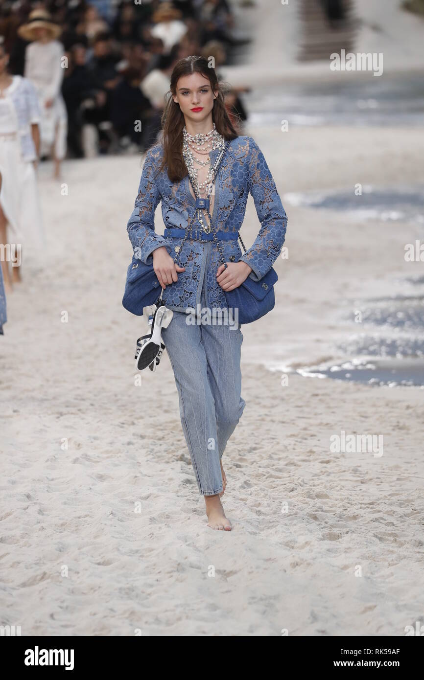 Chanel denim jacket hi-res stock photography and images - Alamy