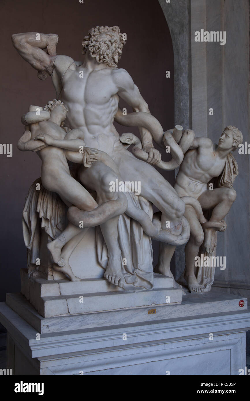 Statue gruppo del laocoonte hi-res stock photography and images
