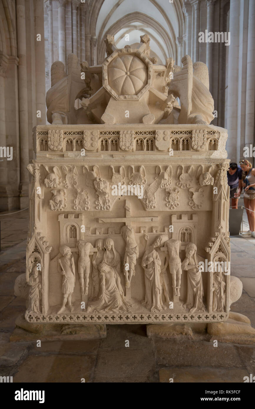 Monastery of Alcobaça with the grave tombs of Pedro and his wife Inês de Castro Stock Photo