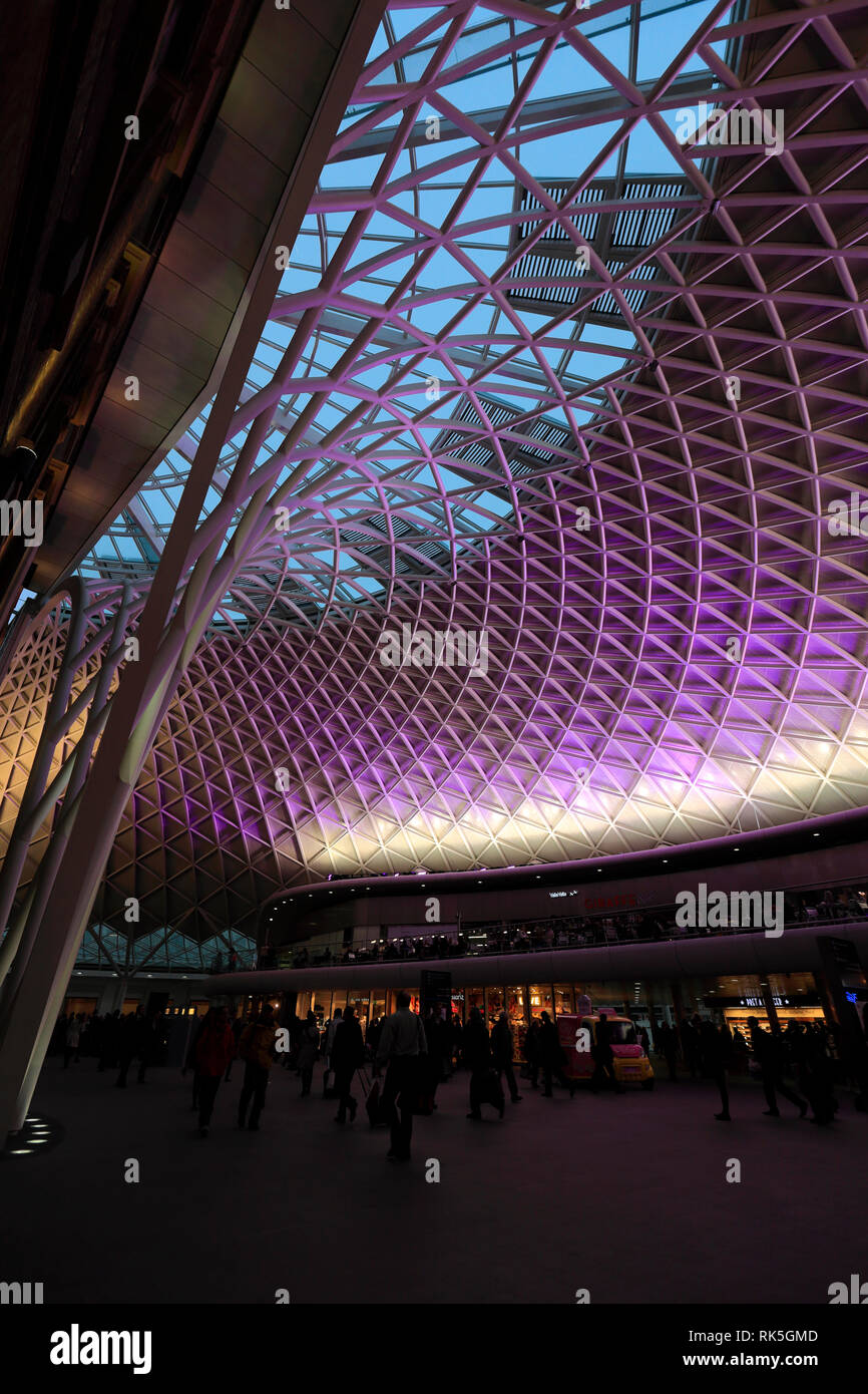 The Western Concourse roof, Kings Cross Railway Station, London City, England, UK Stock Photo